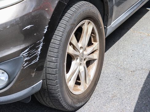 Used 2012 Hyundai Santa Fe SE FWD image 4