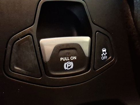 Used 2020 Jeep Renegade Latitude w/ Cold Weather Group image 21