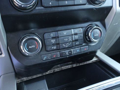 Used 2019 Ford F250 Lariat w/ Lariat Ultimate Package AWD/4WD image 39
