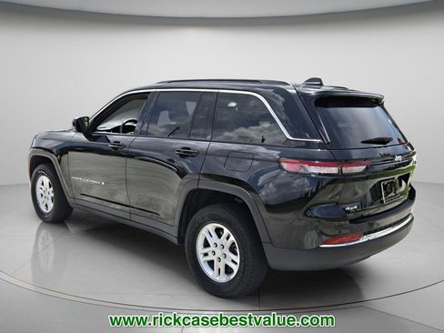 Used 2024 Jeep Grand Cherokee Laredo AWD/4WD image 8