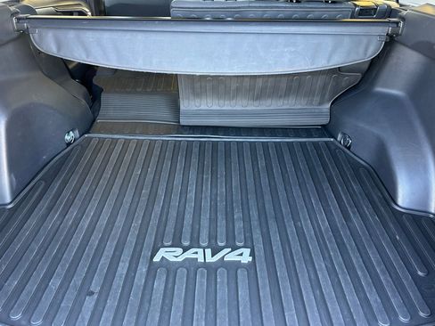 Used 2024 Toyota RAV4 XLE w/ Convenience Package AWD/4WD image 18