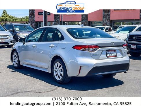 Used 2023 Toyota Corolla LE FWD image 2
