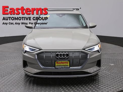 Used 2019 Audi e-tron Prestige w/ Prestige Package AWD/4WD image 2