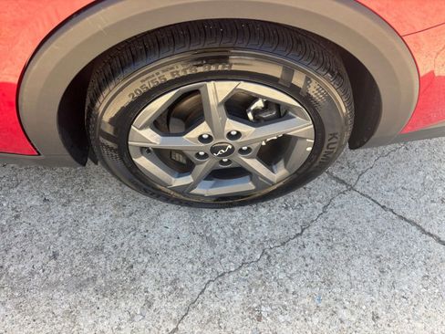 Used 2025 Kia K4 LXS image 29