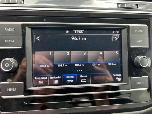 Certified 2022 Volkswagen Tiguan S image 18