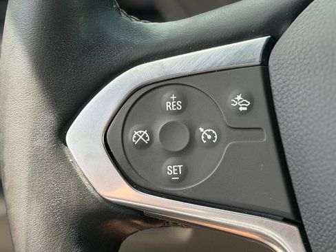 Used 2023 Chevrolet Traverse LT FWD image 21