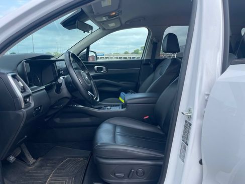 Used 2021 Kia Sorento S FWD image 12