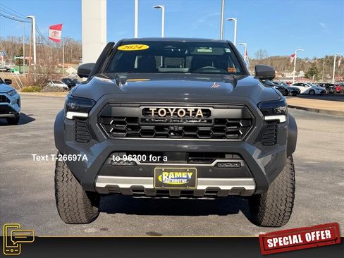 Used 2024 Toyota Tacoma Trailhunter image 11