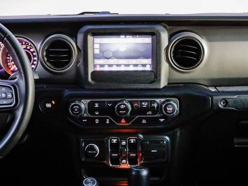 Used 2023 Jeep Gladiator Sport image 14