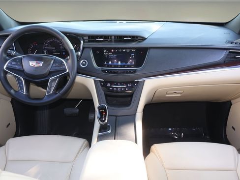 Used 2019 Cadillac XT5 Luxury w/ Advanced Security Package AWD/4WD image 13