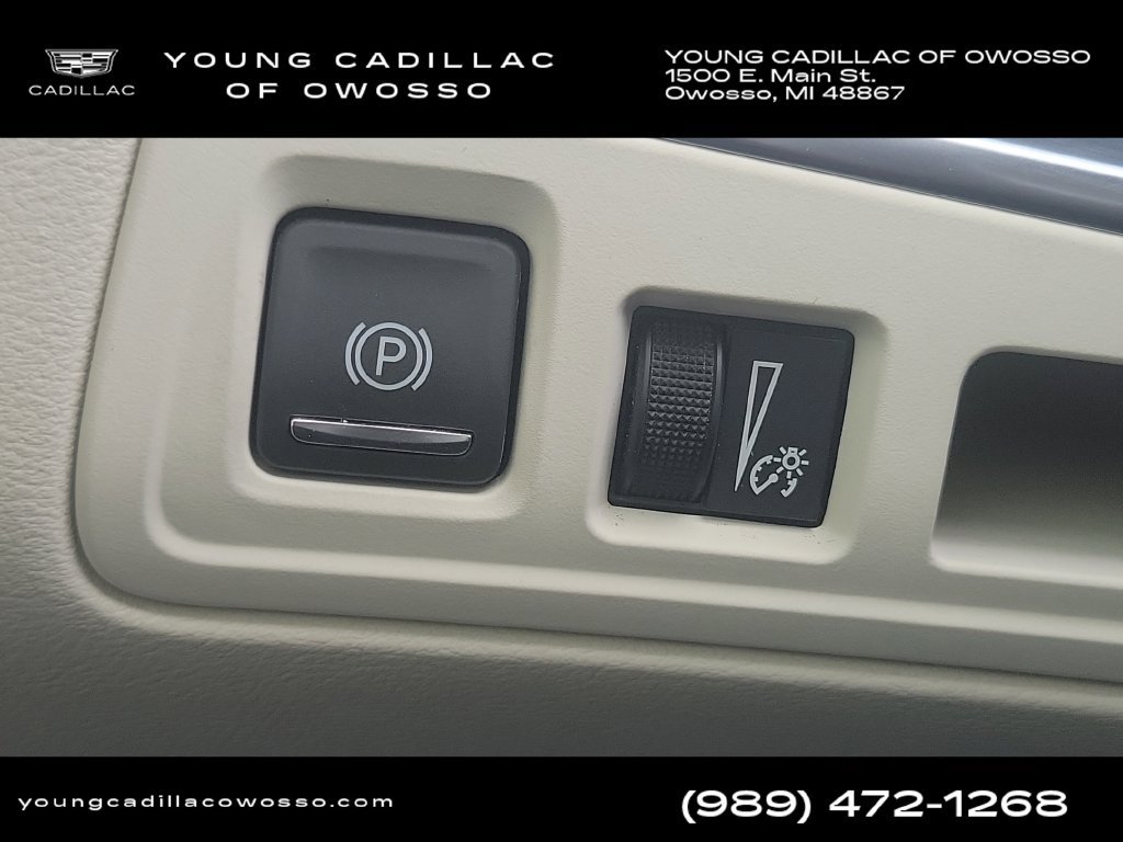 Certified 2021 Cadillac XT5 Premium Luxury w/ LPO, Floor Liner Package AWD/4WD image 9