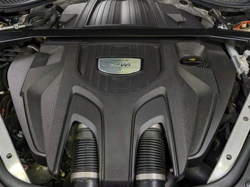 Used 2017 Porsche Panamera 4S w/ Premium Package Plus image 32