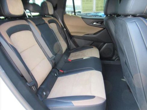 Certified 2025 Chevrolet Equinox ACTIV w/ Safety and Technology Package image 32