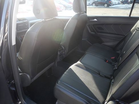 Used 2022 Volkswagen Tiguan SE image 20