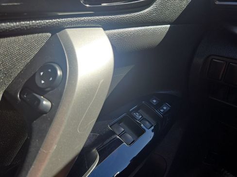 Used 2020 Mitsubishi Eclipse Cross LE FWD image 20
