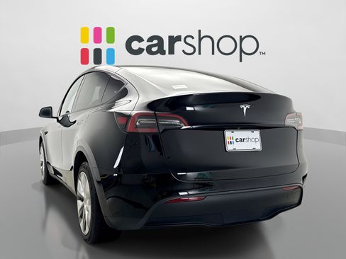 Used 2023 Tesla Model Y Long Range AWD/4WD image 3
