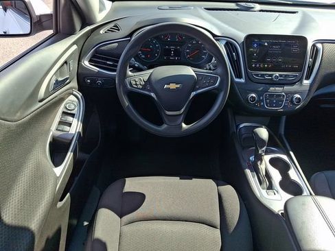 Used 2025 Chevrolet Malibu LT FWD image 11