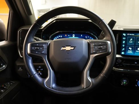 Used 2023 Chevrolet Silverado 1500 LT AWD/4WD image 17