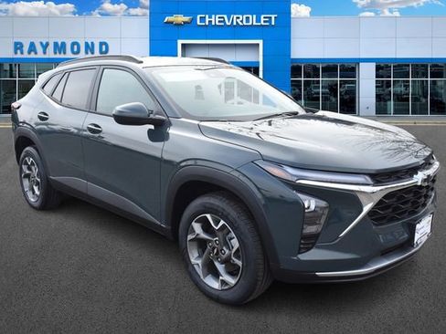 New 2026 Chevrolet Trax LT w/ LPO, Blackout Package image 11
