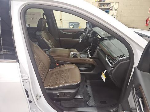 New 2026 GMC Acadia Denali Ultimate w/ LPO, All-Weather Package image 33