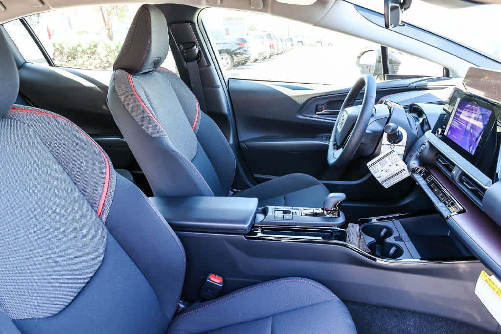 New 2027 Toyota Prius Plug-In Hybrid FWD image 18
