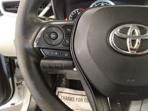 Used 2020 Toyota Corolla LE image 12