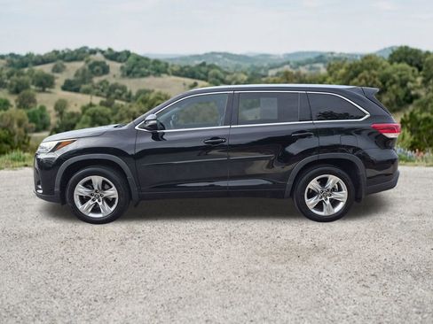 Used 2018 Toyota Highlander Limited FWD image 5