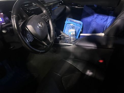 Used 2020 Toyota Camry XSE image 3