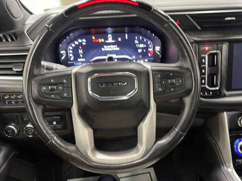 Used 2023 GMC Yukon XL Denali w/ Denali Reserve Package RWD image 4