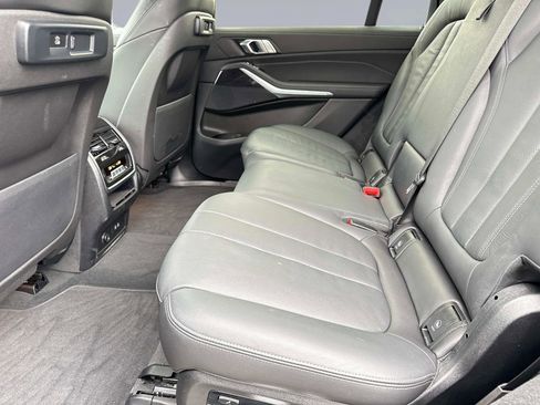Used 2022 BMW X7 xDrive40i w/ M Sport Package image 16