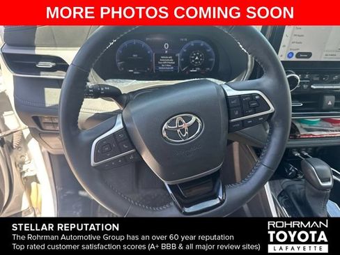 Used 2025 Toyota Highlander Platinum AWD/4WD image 7