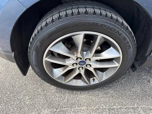 Used 2018 Ford Edge Titanium w/ Technology Package FWD image 8