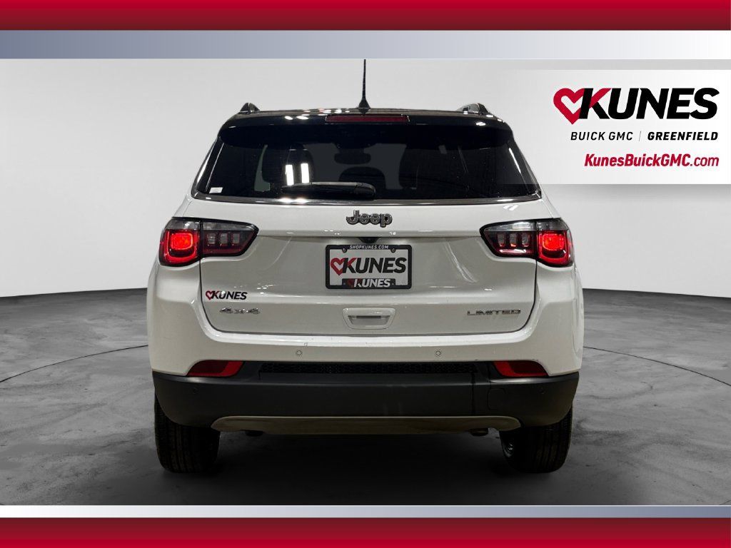 Used 2024 Jeep Compass Limited AWD/4WD image 9