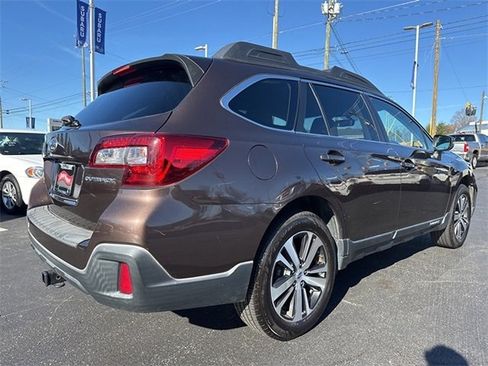 Used 2019 Subaru Outback 2.5i Limited image 4