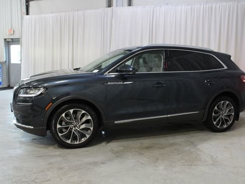 Used 2023 Lincoln Nautilus Reserve AWD/4WD image 38