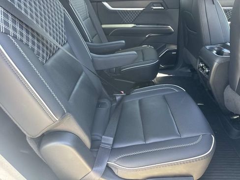Used 2025 GMC Acadia Denali w/ Super Cruise Package FWD image 11