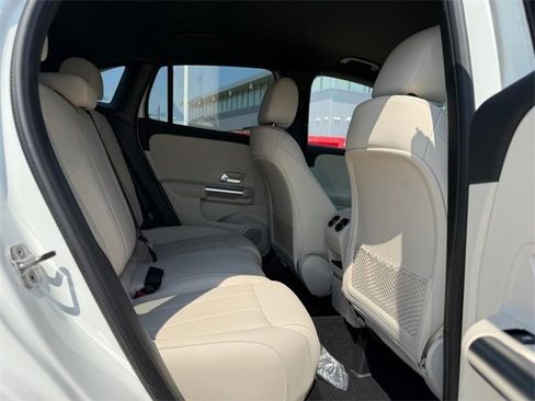 New 2025 Mercedes-Benz GLA 250 4MATIC image 7