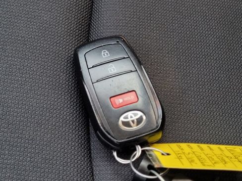 Used 2023 Toyota Corolla Cross LE AWD/4WD image 27