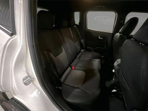 Used 2021 Jeep Renegade Latitude image 16