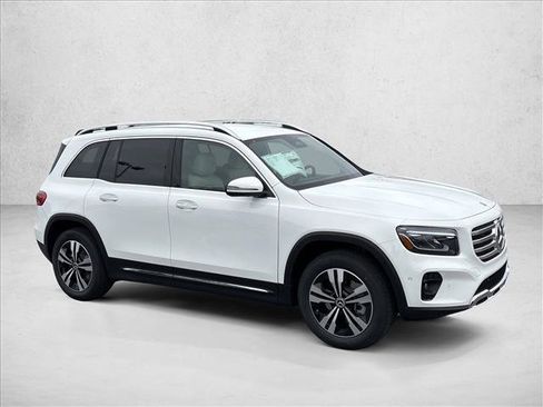 Certified 2025 Mercedes-Benz GLB 250 image 8