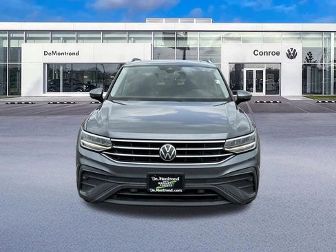 Used 2022 Volkswagen Tiguan SE FWD image 2