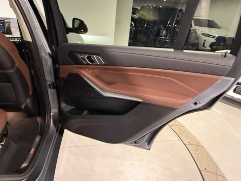 Used 2024 BMW X7 xDrive40i image 57