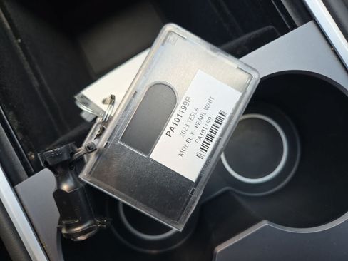 Used 2023 Tesla Model Y Long Range AWD/4WD image 31