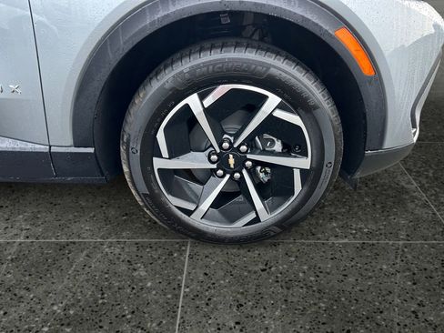 New 2026 Chevrolet Equinox EV LT w/ Comfort Package image 9