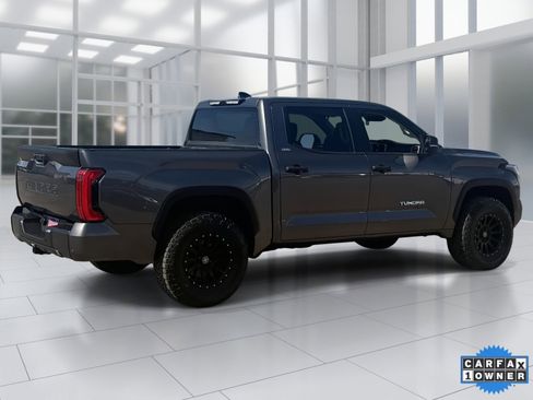 Used 2022 Toyota Tundra SR5 w/ Convenience Package image 6