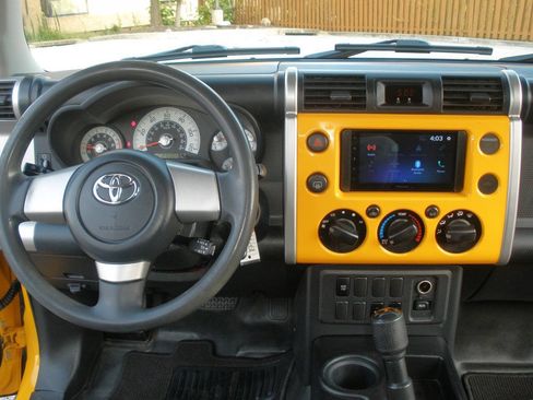 Used 2007 Toyota FJ Cruiser 2WD image 32