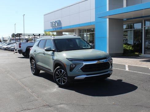 New 2026 Chevrolet TrailBlazer LT w/ LT Cold Weather Package AWD/4WD image 2