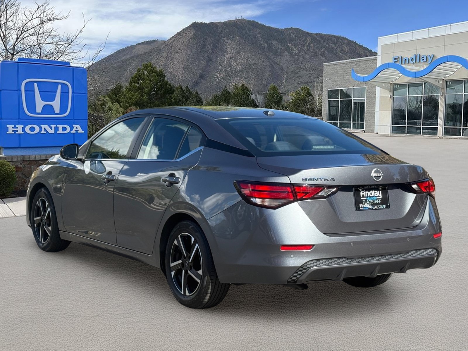 Used 2025 Nissan Sentra SV FWD image 4