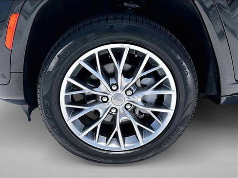 Used 2022 Jeep Grand Cherokee Summit RWD image 10