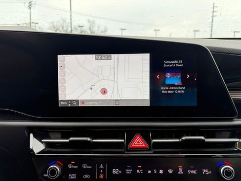 Certified 2023 Kia Niro Wave w/ Wave Preserve Package image 21